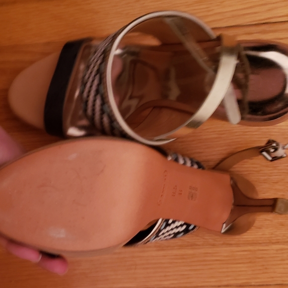 Shoes - Picture 2 of 3